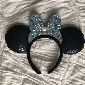 Minnie Mouse ears